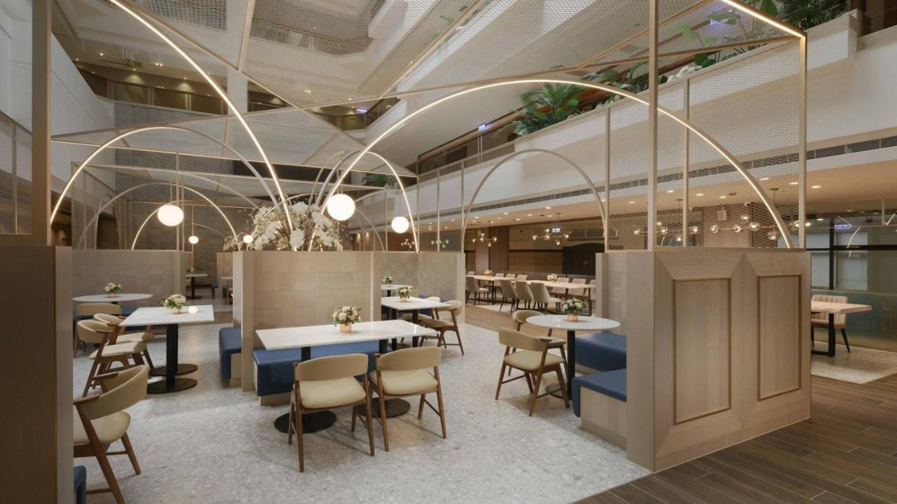 The Howard Plaza Hotel Καοσιούνγκ Εξωτερικό φωτογραφία The interior of the new lounge