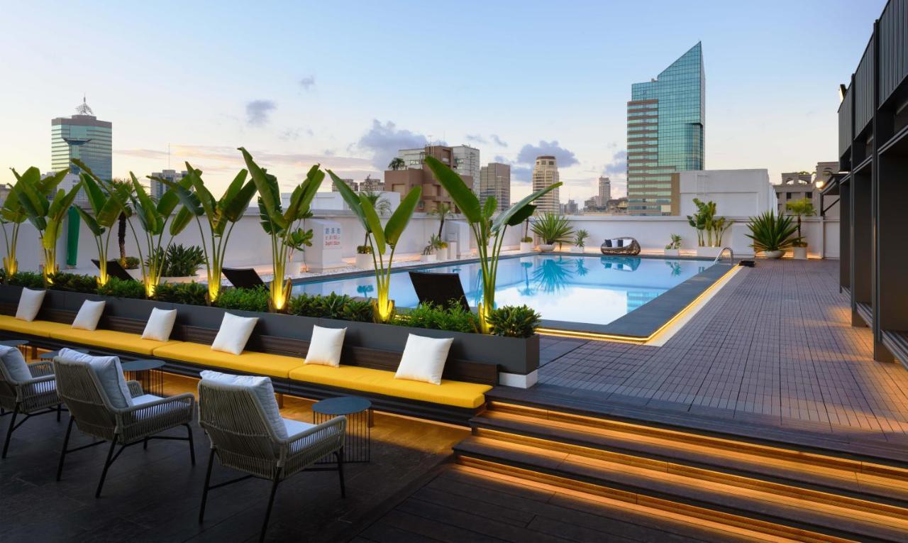 The Howard Plaza Hotel Καοσιούνγκ Εξωτερικό φωτογραφία Rooftop pool at the hotel