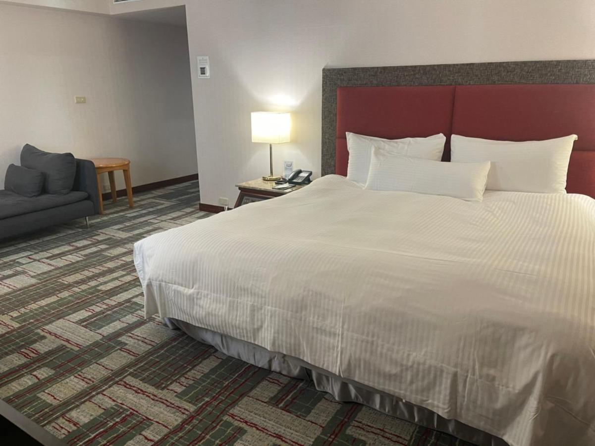 The Howard Plaza Hotel Καοσιούνγκ Εξωτερικό φωτογραφία A room at the Hilton Garden Inn in San Francisco
