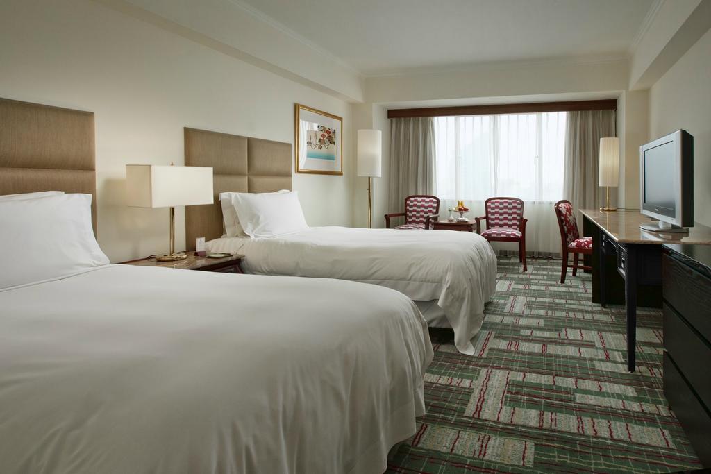 The Howard Plaza Hotel Καοσιούνγκ Δωμάτιο φωτογραφία A room at the hotel