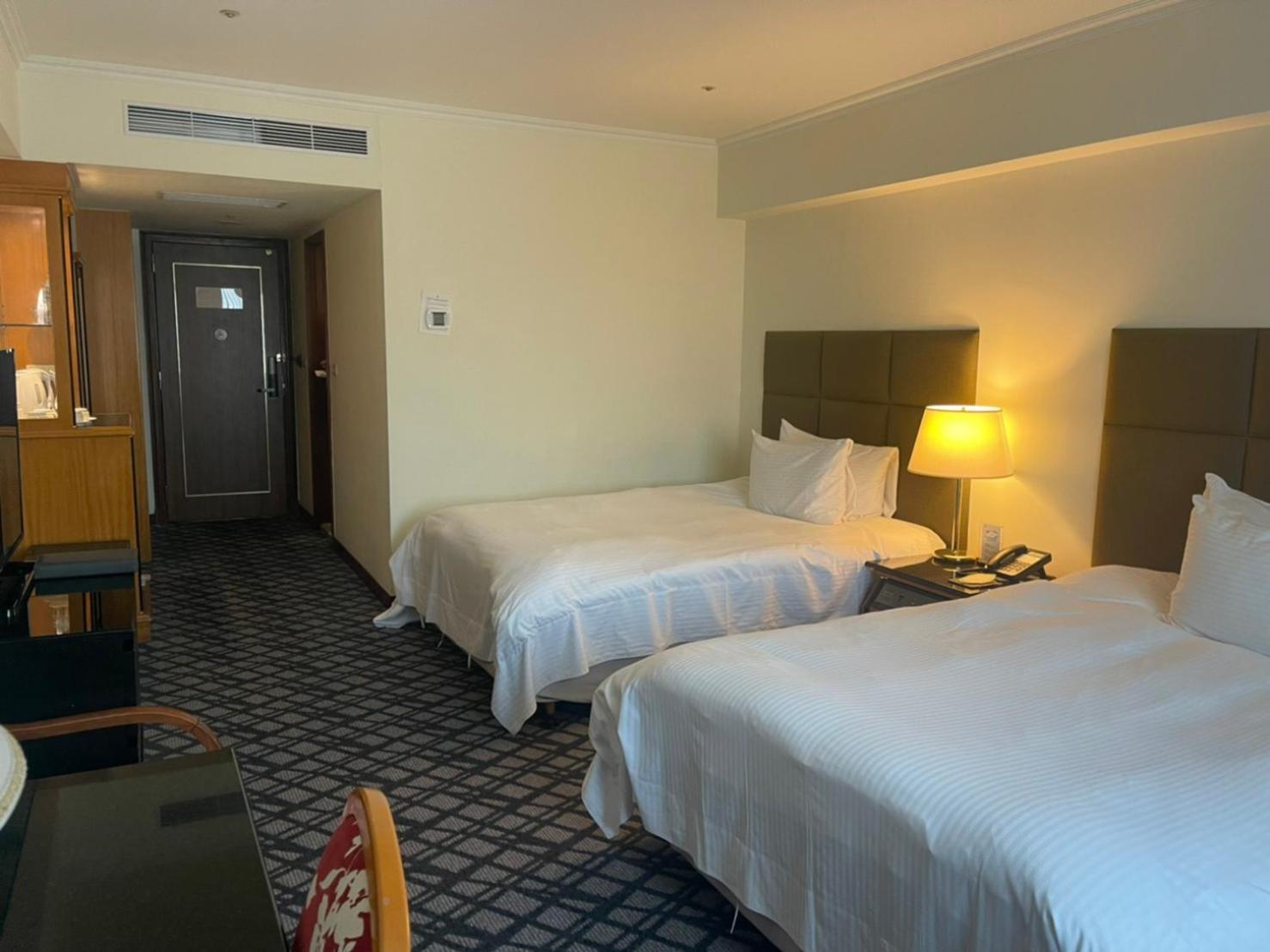 The Howard Plaza Hotel Καοσιούνγκ Δωμάτιο φωτογραφία A room at the hotel