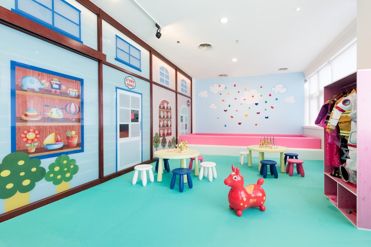 The Howard Plaza Hotel Καοσιούνγκ Εξωτερικό φωτογραφία A nursery in Thailand
