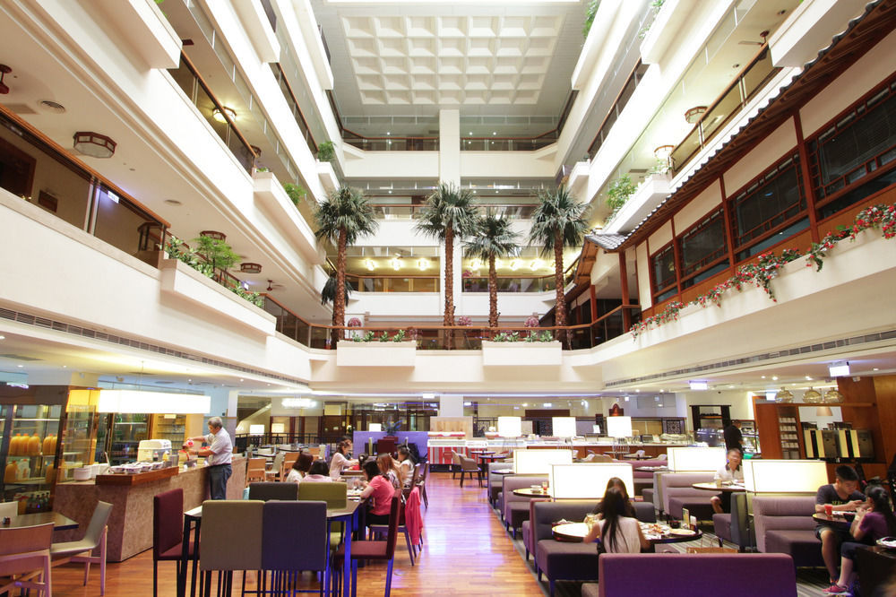 The Howard Plaza Hotel Καοσιούνγκ Εξωτερικό φωτογραφία The lobby of the hotel